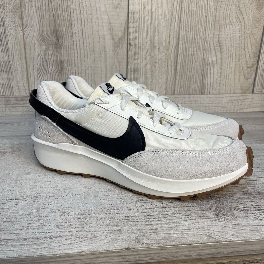 Nike Waffle Debut Women’s Sz 11 Running Sneakers Sail White Black Gum DH9523-109 - Picture 2 of 9